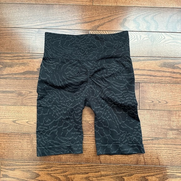 Gymshark Adapt Animal Seamless Cycling Short 7” - Picture 6 of 7